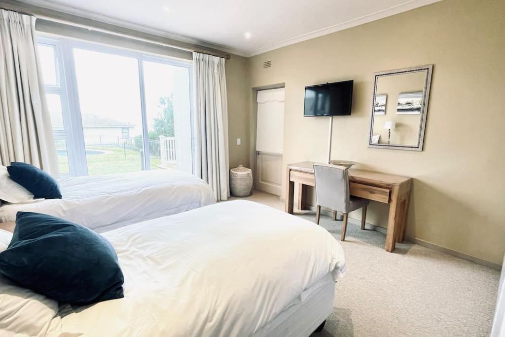 Exquisite Villa At Pinnacle Mossel Bay Esterno foto